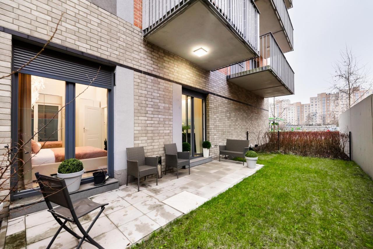 New Praga Ladies' & Gentlemen'S Apartments Warsaw Exterior photo